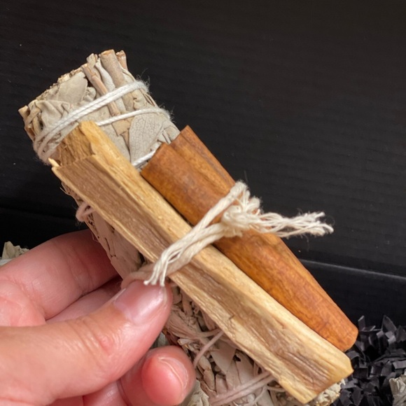 NWT 4-Pack Smudge Stick & Crystal Gift Box - Picture 5 of 5